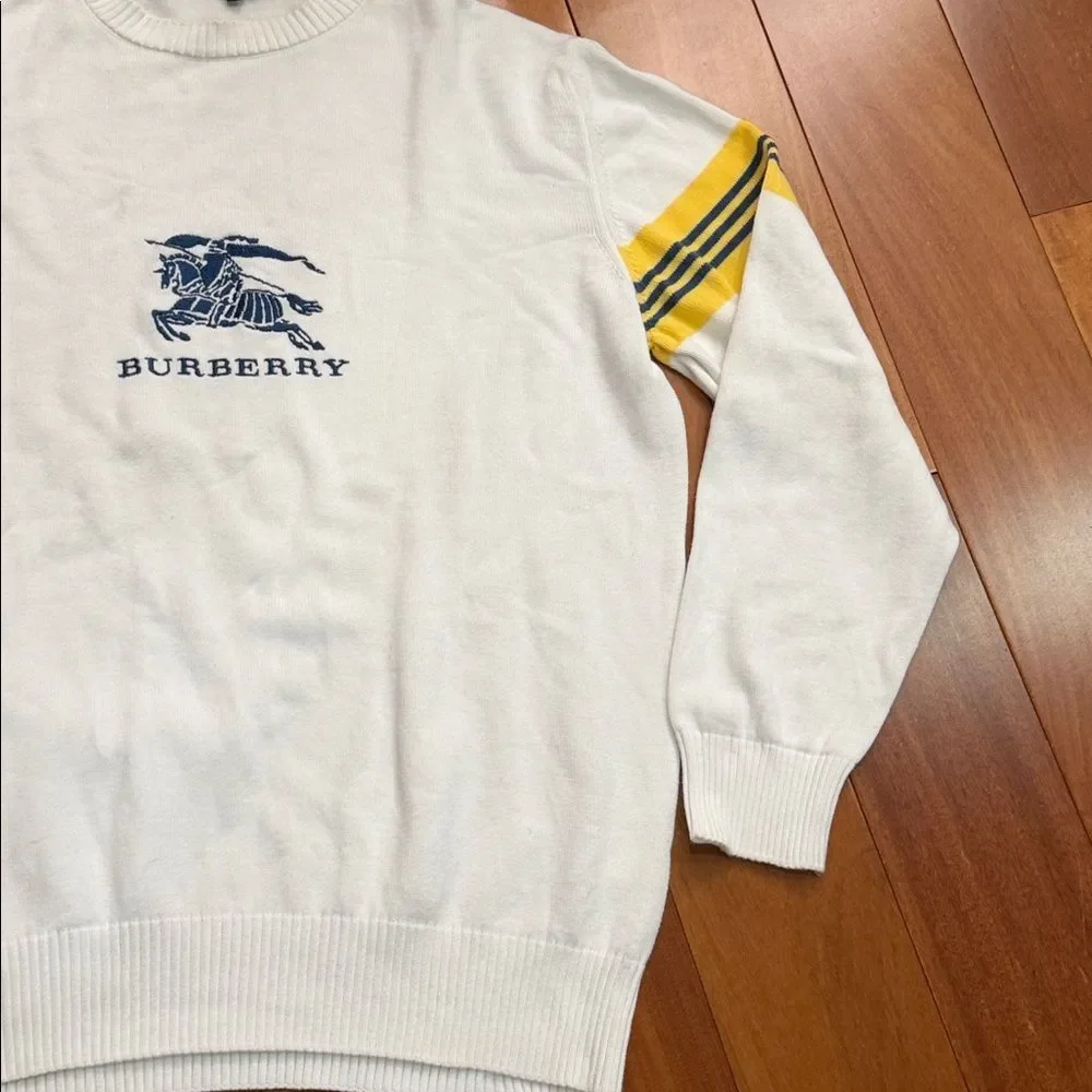 Burberry Vintage‎ Y2K crewneck sweater with the Equestrian Knight strips Size 8